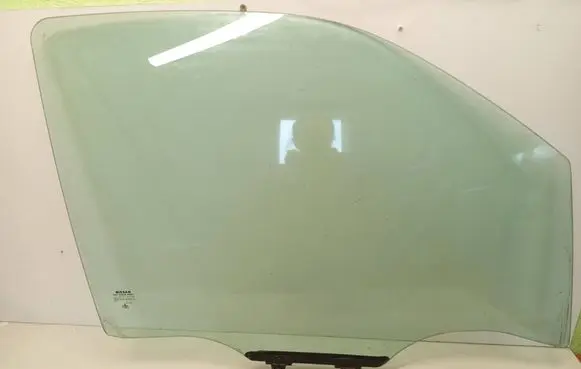 Nissan Pathfinder R51 Front door window glass four-door 43R000016