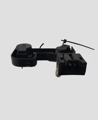 Citroen C5 Tail light bulb cover holder VP8X7X13N005