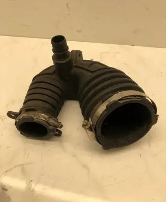 Audi A6 S6 C6 4F Air intake hose/pipe 4F0129615E