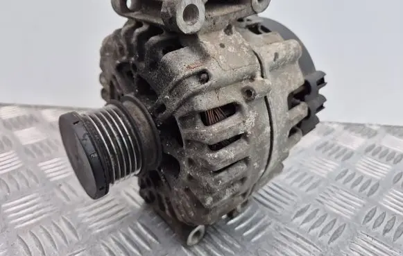 Mercedes-Benz E W212 Generator/alternator A0131546802 2543406A 410077561