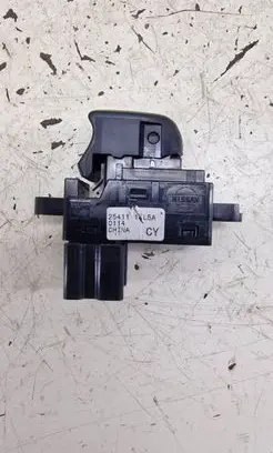 Nissan Juke I F15 Electric window control switch 254111KL5A