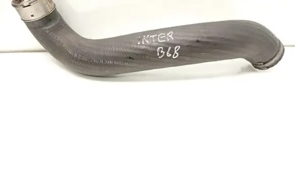 Volvo V40 Intercooler hose/pipe 31657748 P31657748
