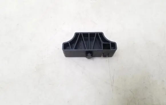 Mercedes-Benz GLA H247 Radiator mount bracket A2475020000