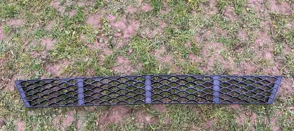 Mercedes-Benz E W211 Front bumper lower grill A2118850122