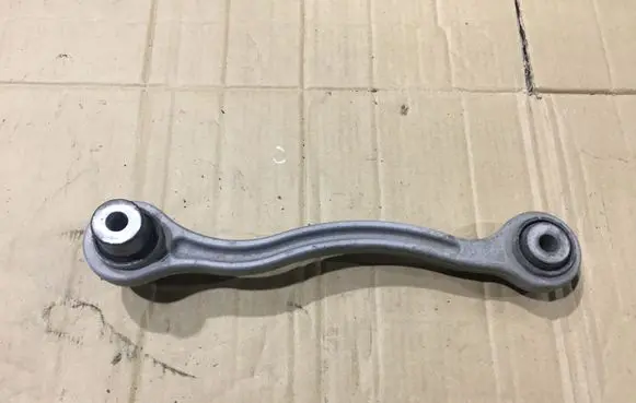 Mercedes-Benz C W205 Rear control arm A20402