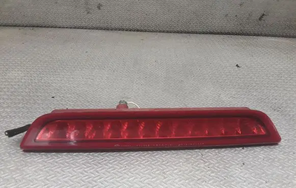 KIA Carnival Third/center stoplight 927004D000