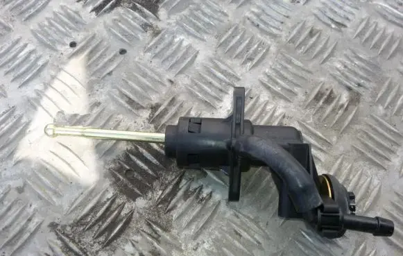 Audi A6 S6 C5 4B Clutch master cylinder 8e2721401t