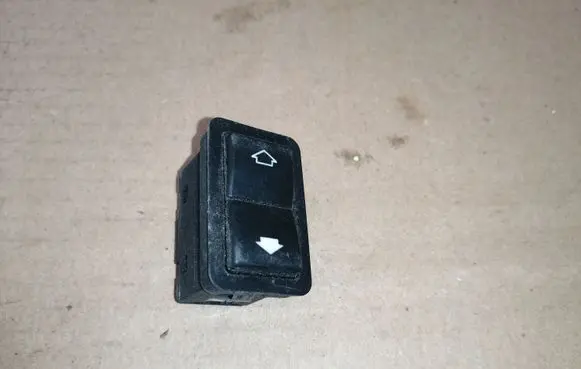 BMW 5 E39 Electric window control switch 8368974