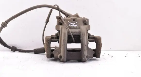 BMW 1 F20 F21 Front brake caliper W09104
