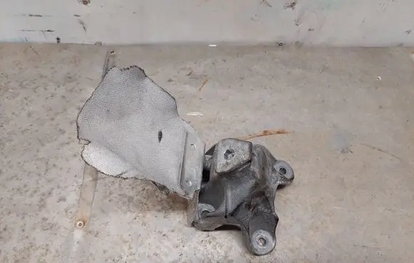 Audi A6 S6 C7 4G Engine mounting bracket 4G0199307AC