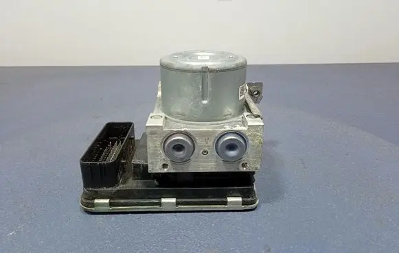 Volvo S90, V90 ABS Pump 31680101