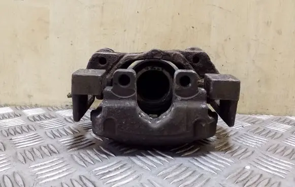BMW 5 E39 Front brake caliper