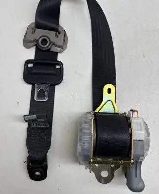 Lexus LS 430 Front seatbelt 7K3310P 7K3310