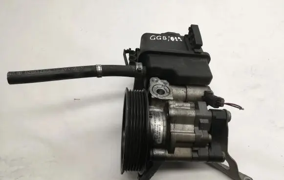 Mercedes-Benz C W204 Power steering pump A0064661501