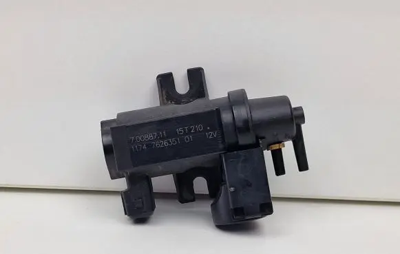 BMW X3 F25 Turbo solenoid valve 7626351 15T210 70088711