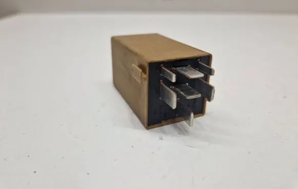 BMW 5 E60 E61 Window control relay V23141B3001X15 61368384505