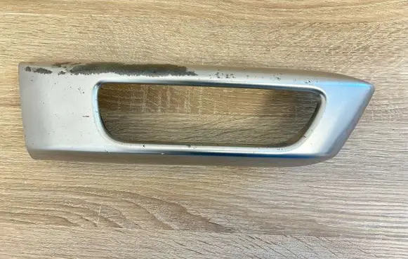 Front fog light trim/grill