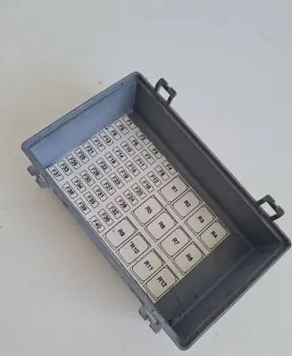 Iveco Daily 35.8 - 9 Fuse box cover