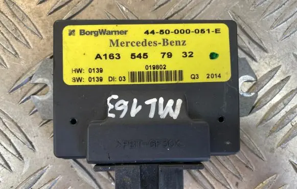 Mercedes-Benz ML W163 Transfer box differential control unit A1635457932 4450000051E 019802