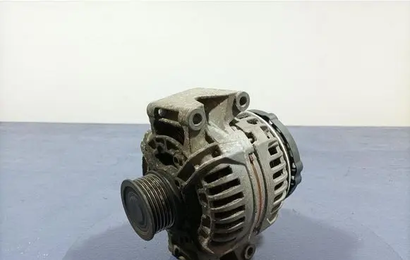 Volkswagen PASSAT B6 Generator/alternator 06B903016AB
