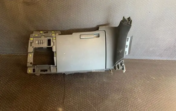 Peugeot 5008 Glove box 9685168577 63190211