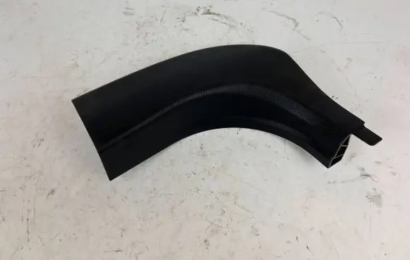 Foot area side trim
