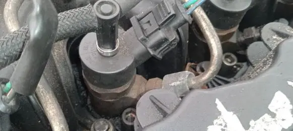 Ford Focus C-MAX Fuel injector 0445110259