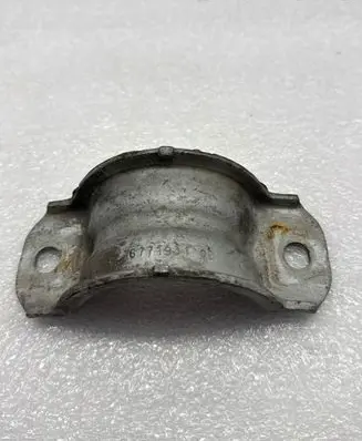 BMW X6 E71 Sway bar bush bracket, rear 6771931