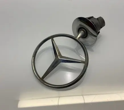 Mercedes-Benz E W211 Manufacturer badge logo/emblem A2108800086 2108800086