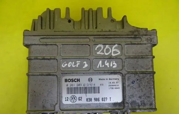 Volkswagen Golf III Engine control unit/module 030906027T 0261203613