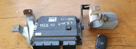 Lexus IS 220D-250-350 Engine control unit/module 8966153701 1758009481