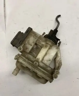 Volkswagen PASSAT B4 Central locking vacuum pump 3A0862153A