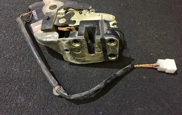 Mazda 626 Rear door lock