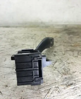 Volkswagen Jetta VI Wiper control stalk 8E0953503C