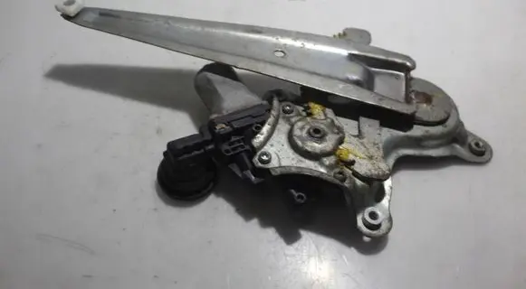 Rear window lifting mechanism without motor