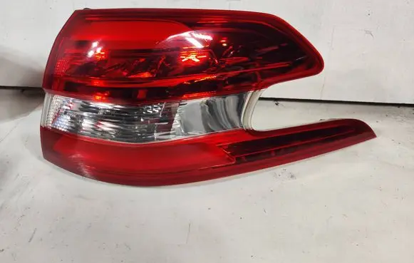 Peugeot 308 Rear/tail lights 96780093880