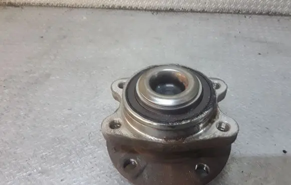 Renault Koleos I Front wheel hub
