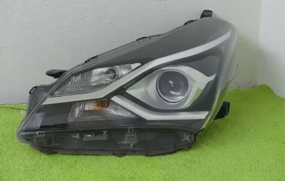 Toyota Yaris Headlight/headlamp 0D-199