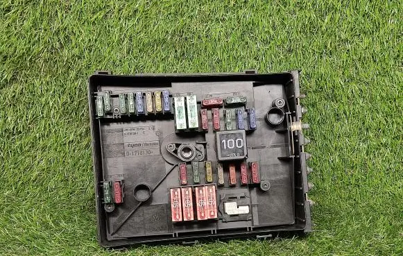 Volkswagen Golf Plus Power management control unit 1K0937125A