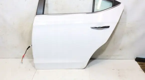 Hyundai Elantra VI Rear door 
