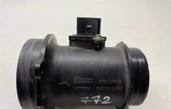 Volkswagen Touareg I Mass air flow meter 059906461K
