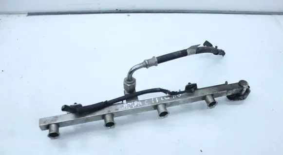 Opel Zafira C Fuel distributor 55572868