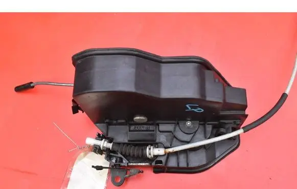 BMW X5 E70 Front door lock 7202143