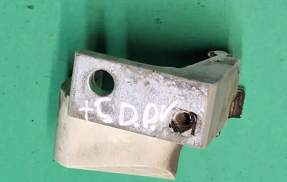 Volkswagen Transporter - Caravelle T5 Front door upper hinge 7h0831402b