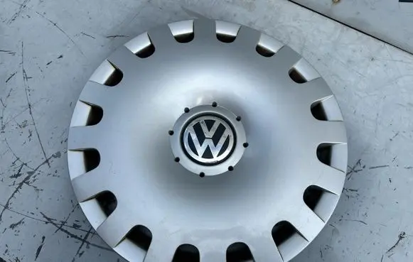 Volkswagen Golf IV R15 wheel hub/cap/trim 1J0601147