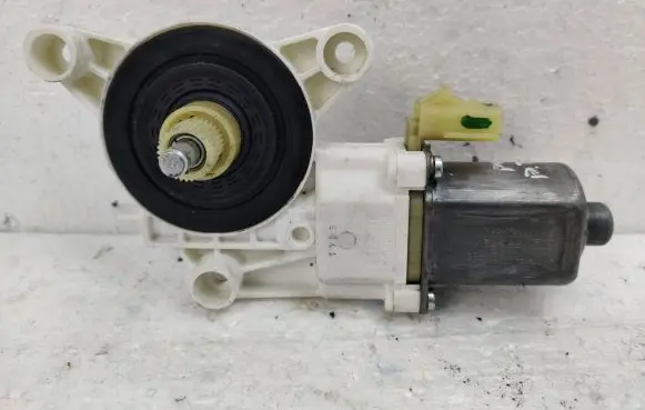 Chrysler Town & Country V Rear door window regulator motor 0130822334