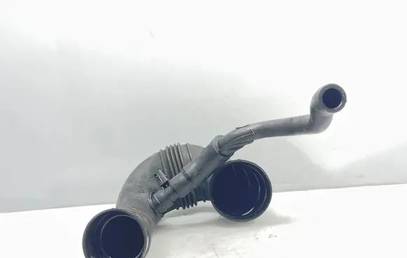 Mercedes-Benz C W203 Turbo air intake inlet pipe/hose A6460940297