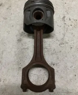 Ford Ranger Piston with connecting rod 