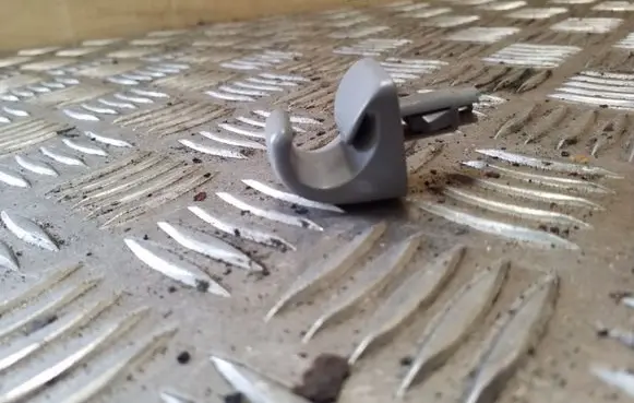 Sun visor clip/hook/bracket