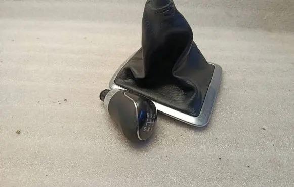 Ford Focus Gear lever shifter trim leather/knob